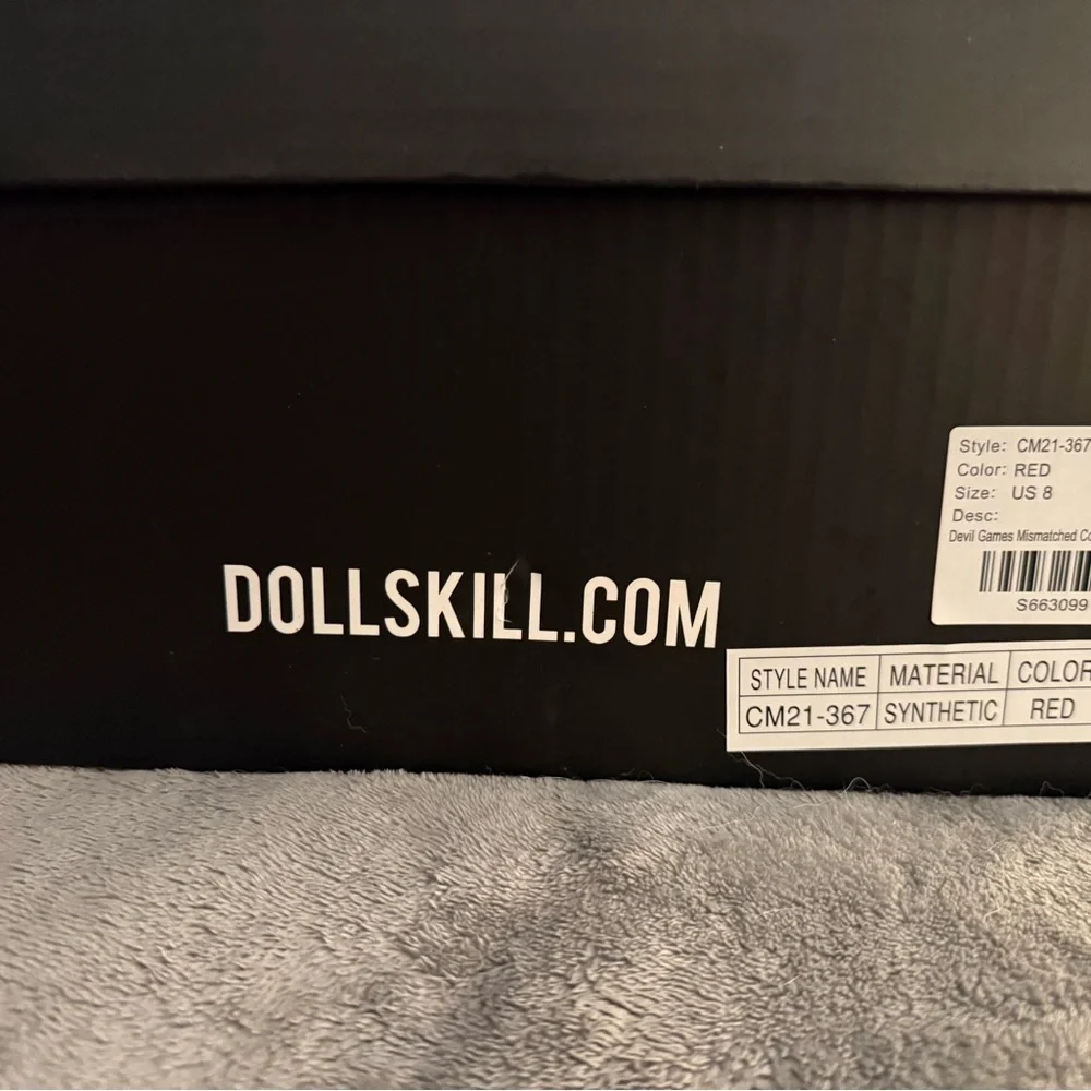 Dolls Kill red & black mismatched combat boots - Picture 6 of 7